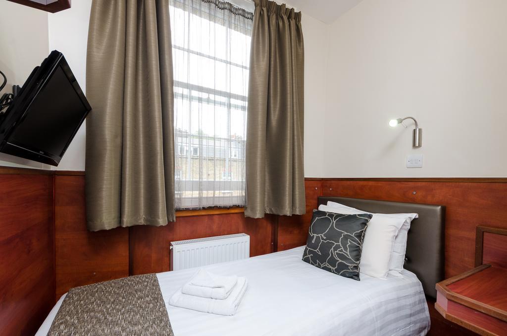 Wardonia Hotel Kings Cross London Room photo